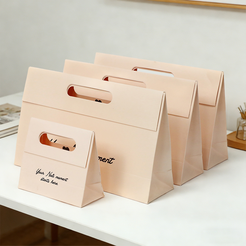 Luxury Bags For School - 高級フラットハンドル紙袋、ダイカットハンドルデザイン、香水・化粧品ギフト用カスタムピンクパッケージ