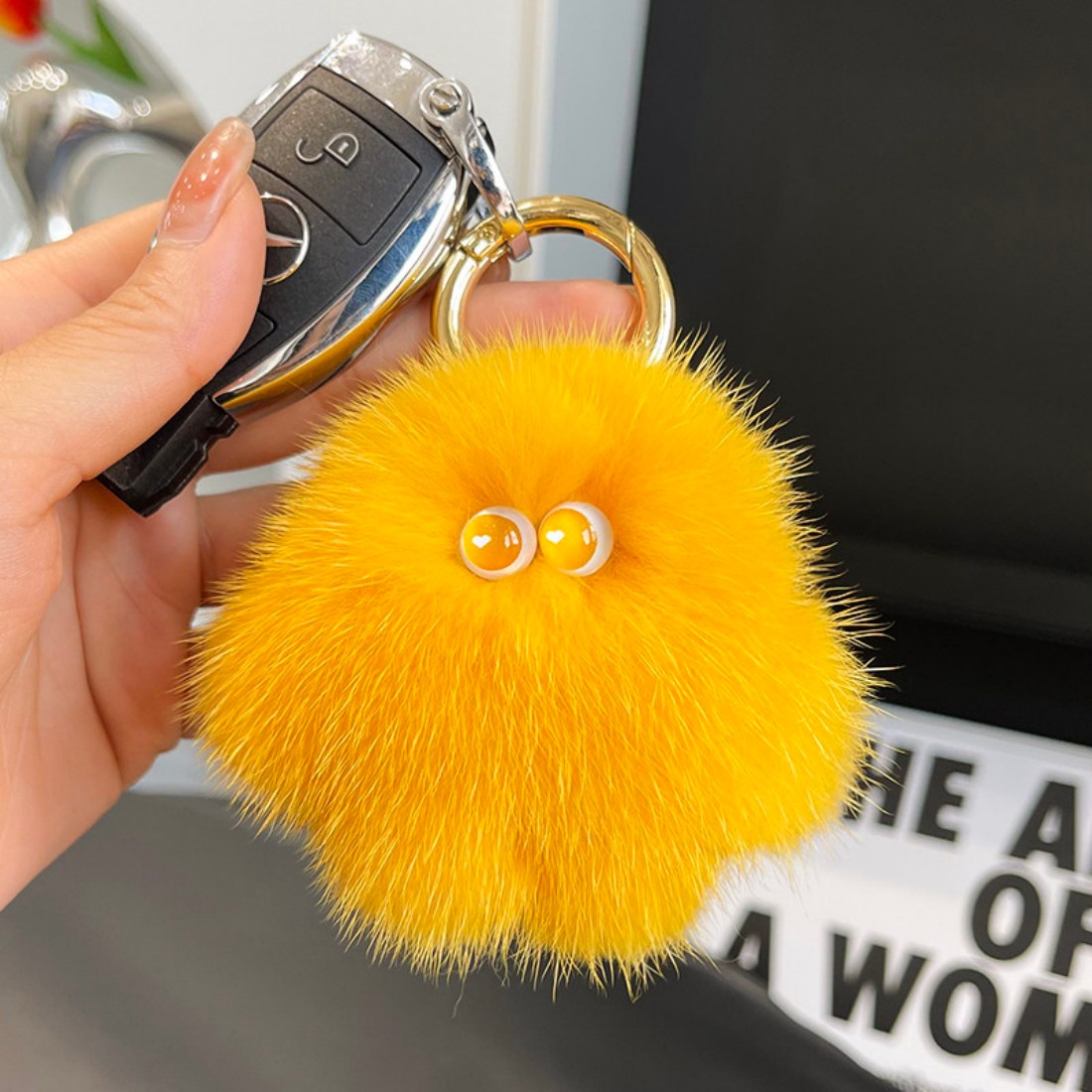 豪華な8cmふわふわの本物のミンクファーのバックパックぬいぐ - Luxury Bags Yellow のレビューと価格