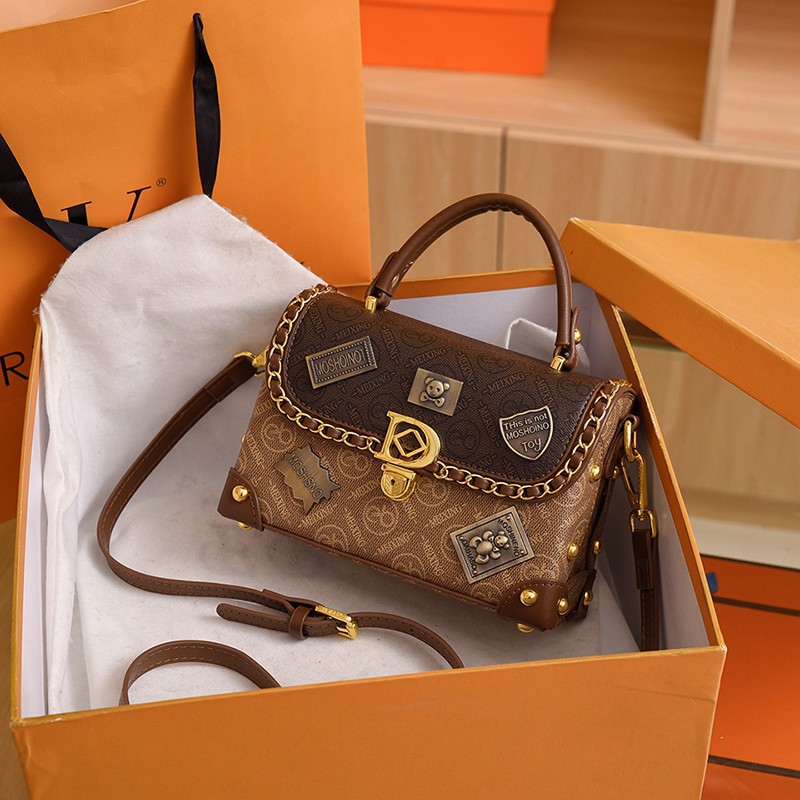 高品質人気販売中卸売新ニッチデザインレトロ高級バッジクロスボ - Luxury Bags Sell のレビューと価格